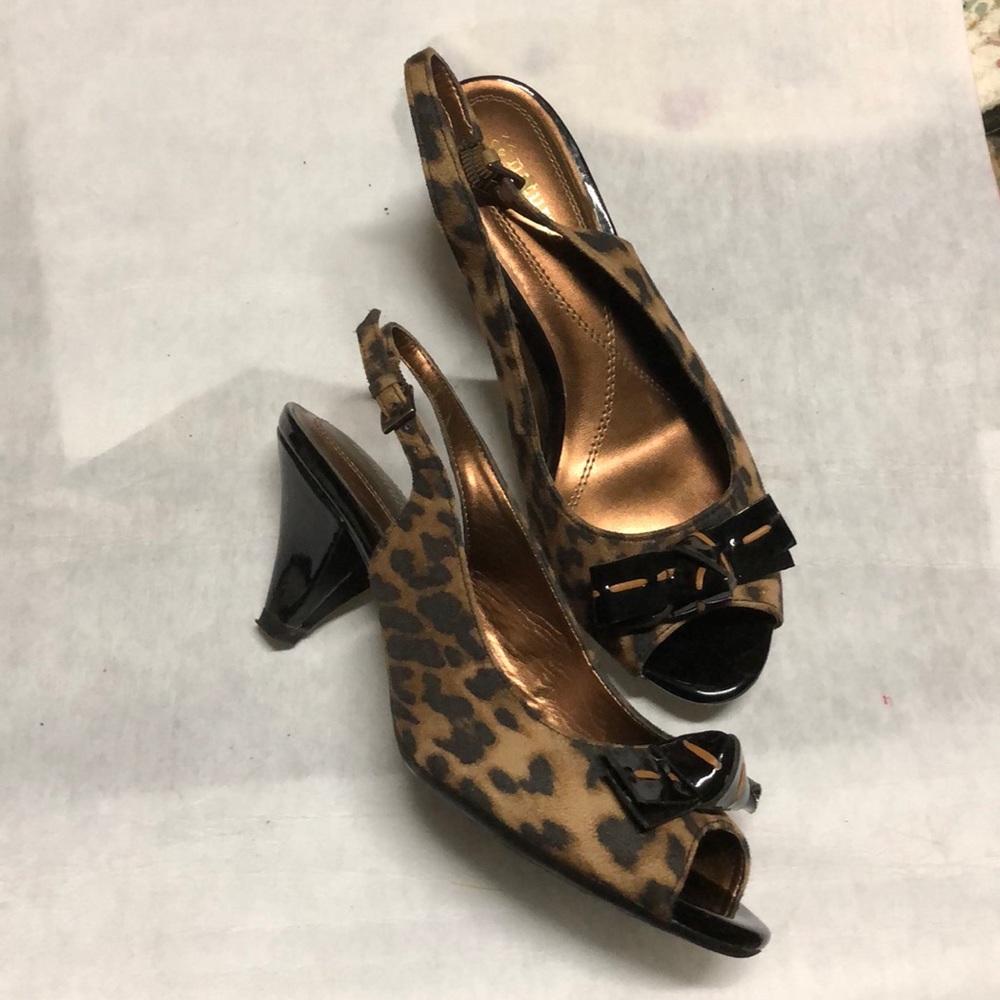 Shoes - Picture 2 of 2